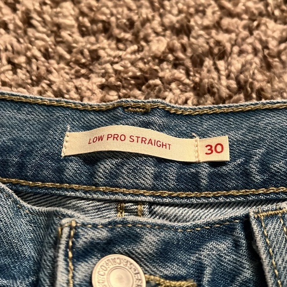Women’s Levi’s Low Pro Straight - Size 30 - Picture 3 of 4